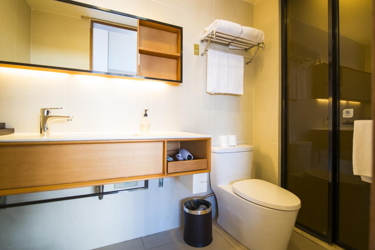 Ji Hotel Shanghai Hongqiao Transport Hub Linkong Zone Exterior photo