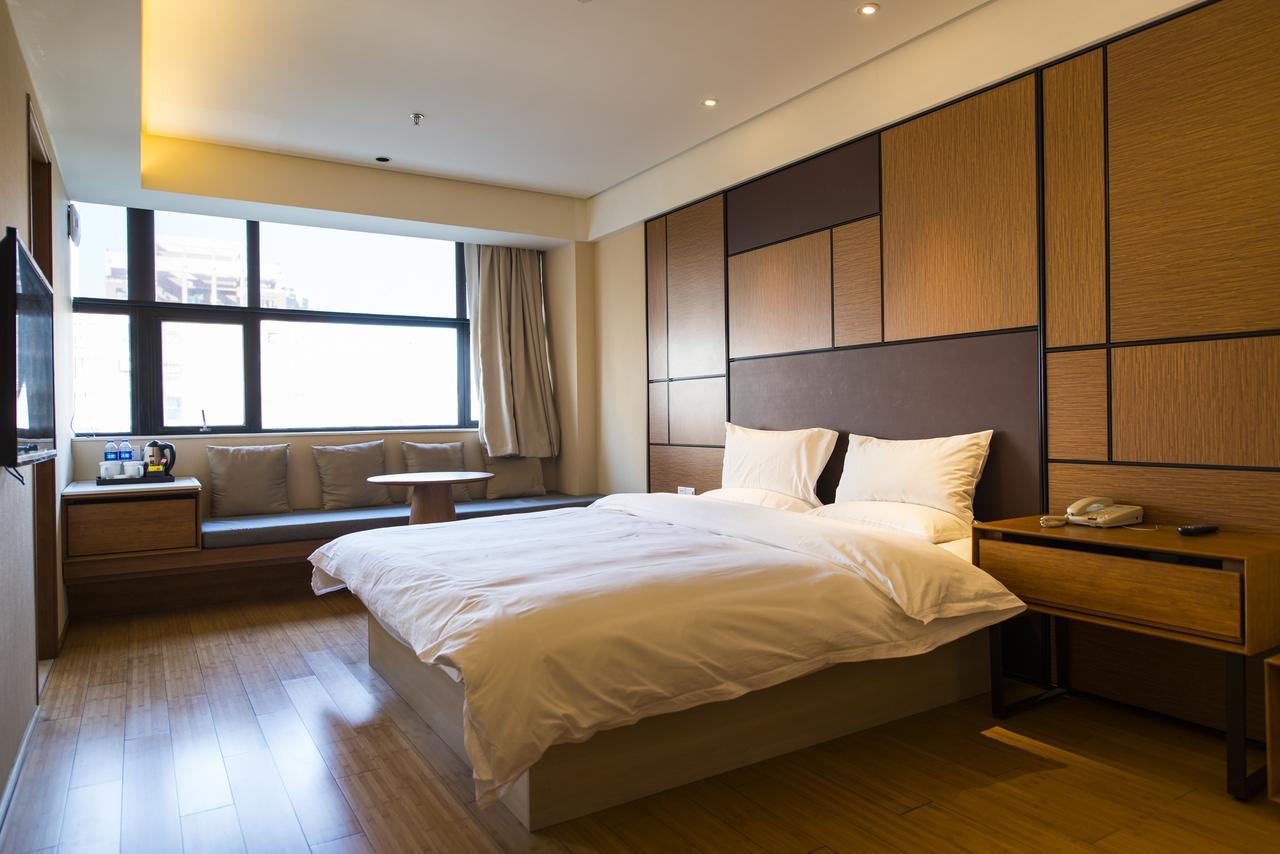 Ji Hotel Shanghai Hongqiao Transport Hub Linkong Zone Exterior photo