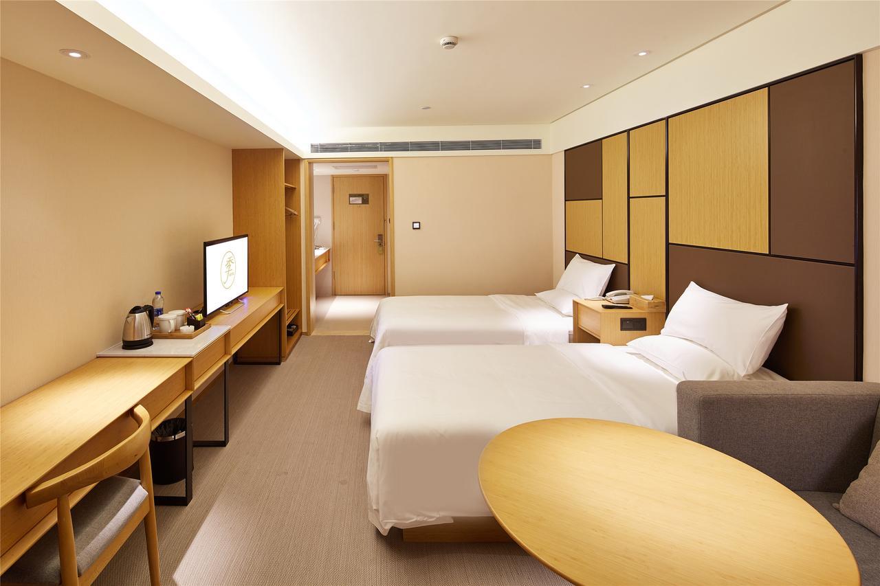 Ji Hotel Shanghai Hongqiao Transport Hub Linkong Zone Exterior photo